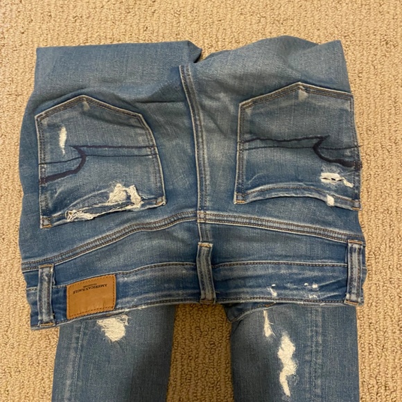 American Eagle High Rise Ripped Jeggging Jeans - Picture 5 of 6